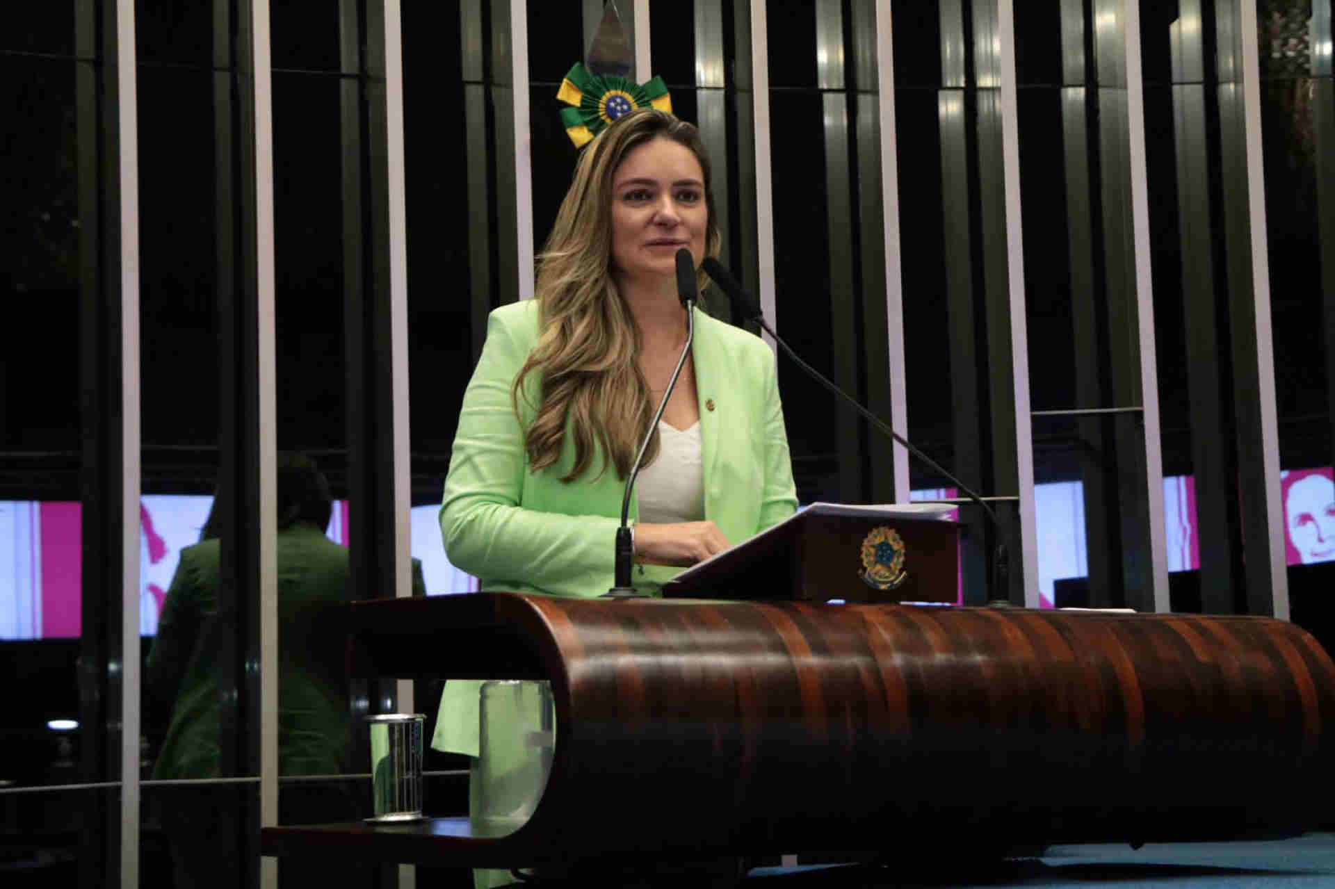 Augusta Brito comemora aprovação de projeto contra o assédio de advogadas