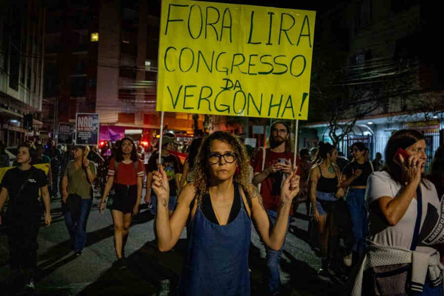 fora lira2a