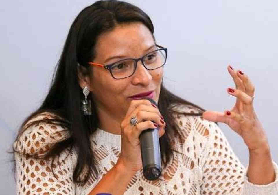 Projeto de Juliana Cardoso prevê que mulheres vítimas de violência tenham acompanhamento psicossocial