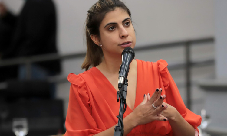 Corrupção: Camila Jara apresenta notícia-crime na PGR contra Jair e Michelle Bolsonaro