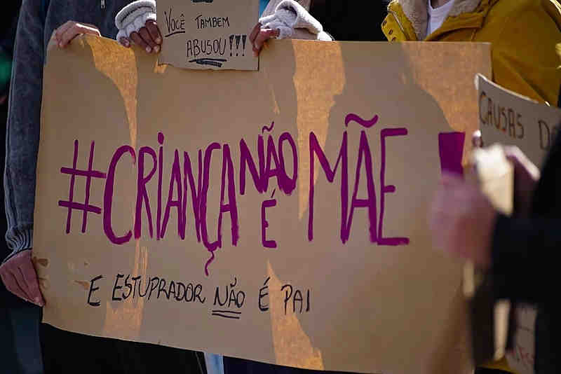 ABSURDO! Lei obriga mulher a ver imagem de feto antes de aborto legal em Maceió