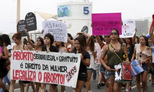 Abortos caem mas ainda levam 2 a cada 5 mulheres ao hospital