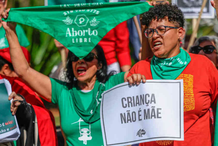 crianca nao mae crianca negra