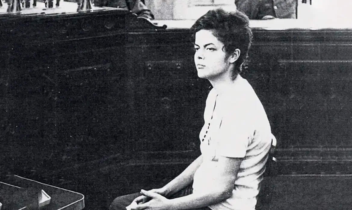 foto dilma depoimento justica militar