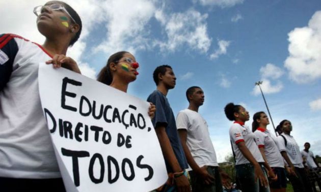 Educação antirracista exige mudança completa do sistema de ensino, afirmam especialistas