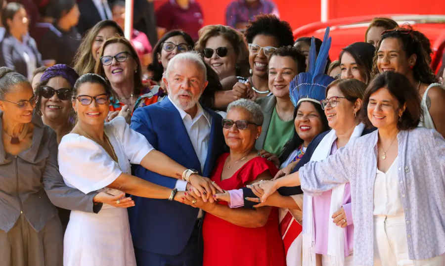 Direitos das mulheres são conquista, não concessão, diz Lula