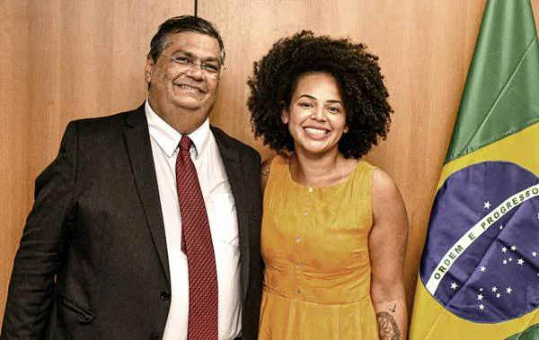 Primeira mulher a assumir a direção de uma penitenciária federal é nomeada