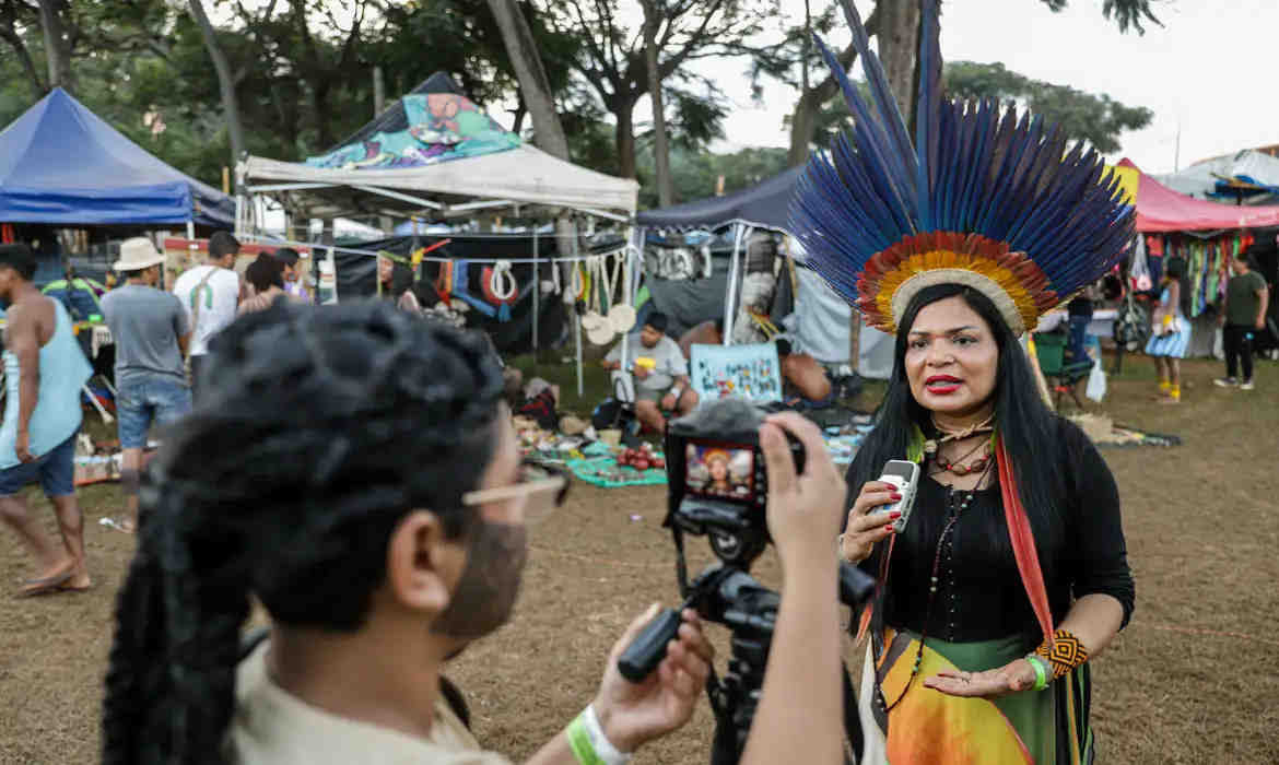 Comunicadores(as) indígenas: trabalho deve ser revestido de ativismo