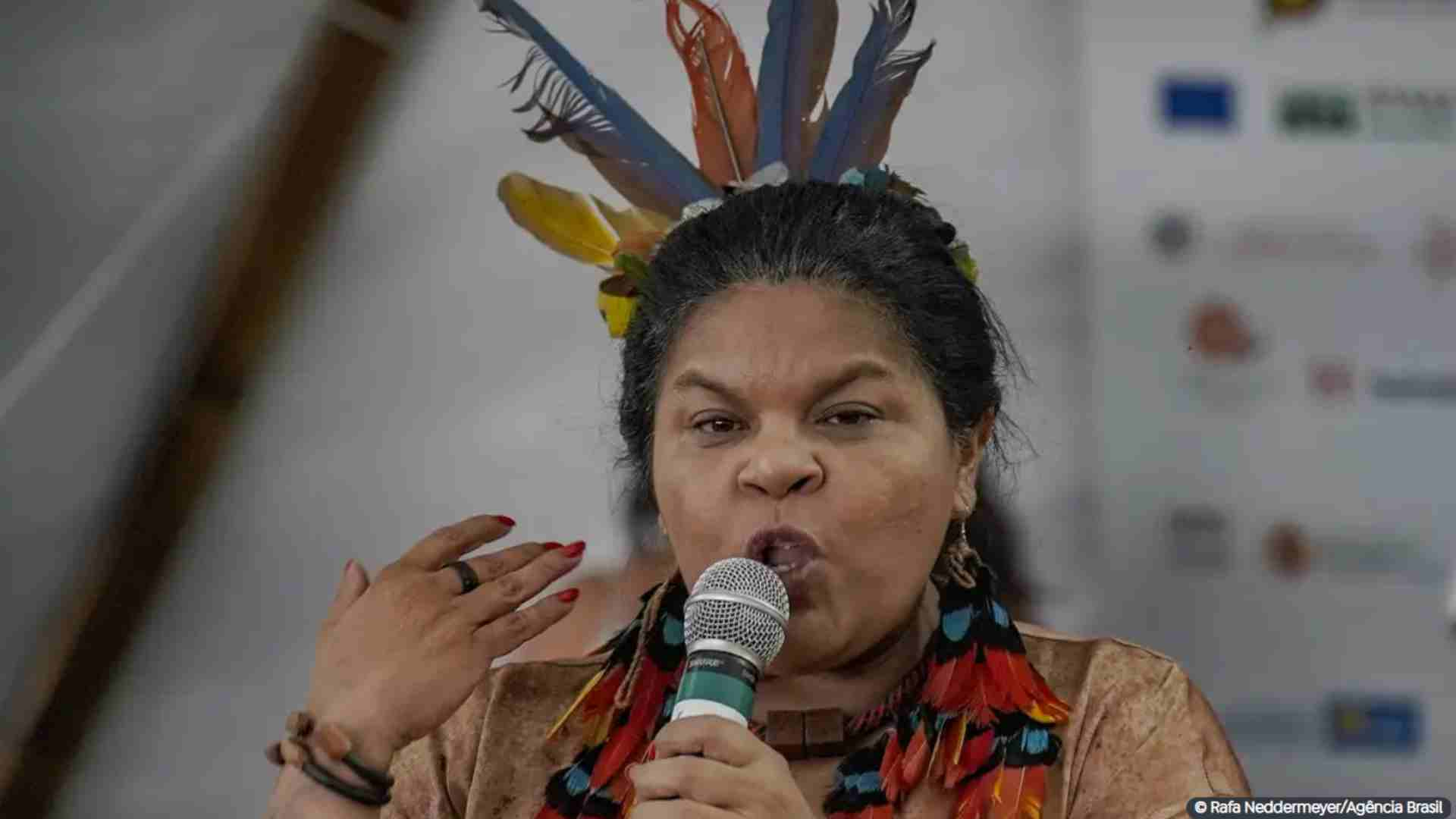 Ministra diz que indígenas preservam 80% da biodiversidade do planeta