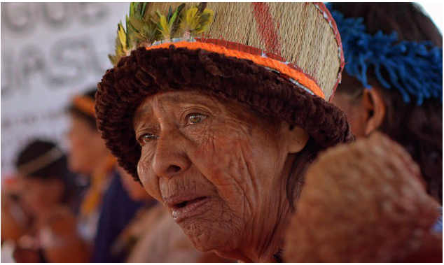 Racismo religioso e violência física contra anciã indígena revela cotidiano de terror do povo Guarani Kaiowá