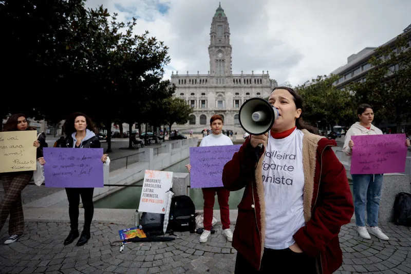 Brasileiras saem às ruas contra violência em Portugal