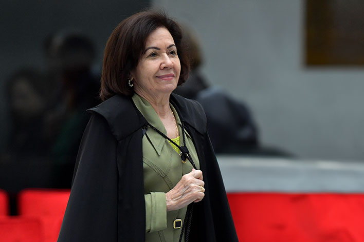 Primeira mulher a presidir o STJ, ministra Laurita Vaz se aposenta