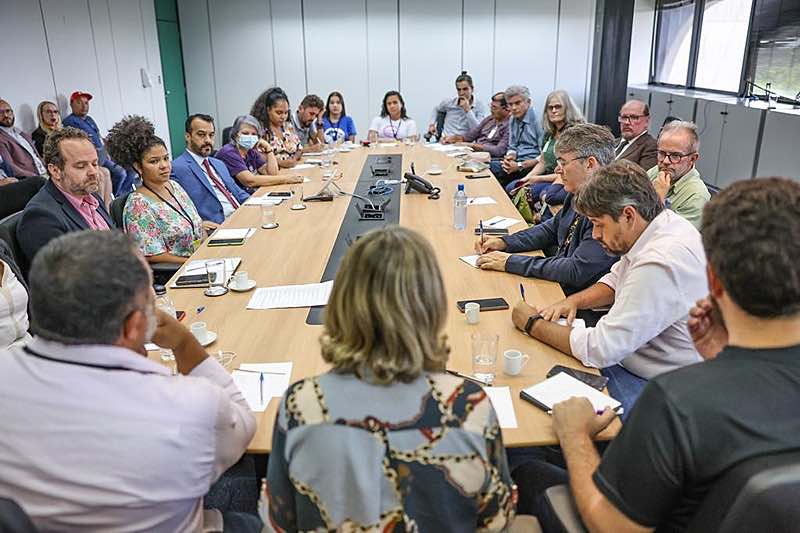 Participação civil: movimentos populares se reúnem pela primeira vez com equipe de transição