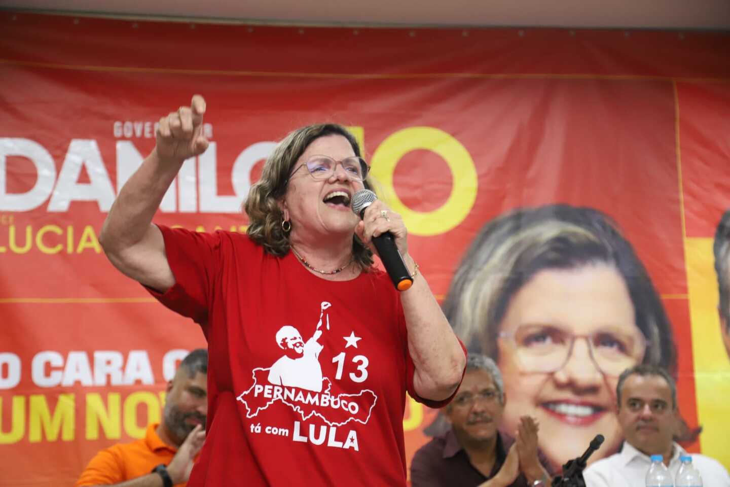 Teresa Leitão, do PT, é eleita a primeira senadora da história de Pernambuco
