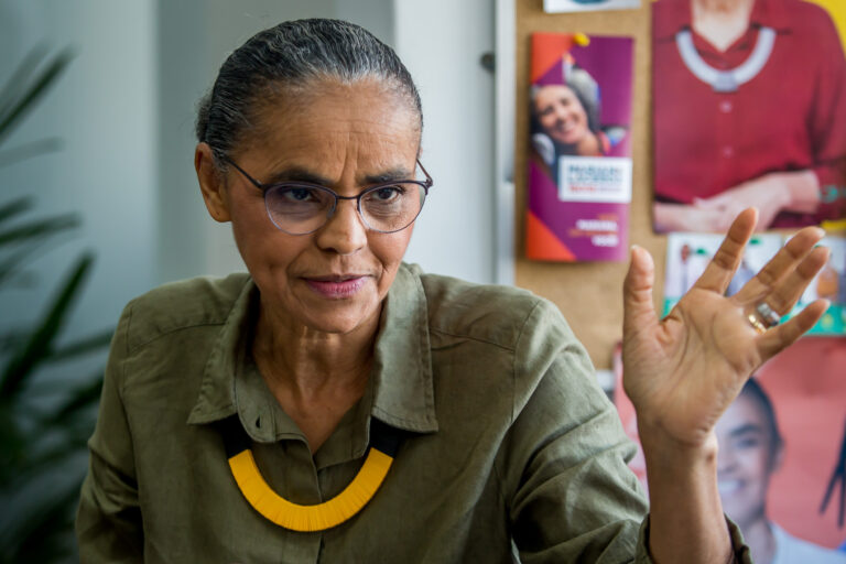 Marina Silva assume Meio Ambiente, chama sociedade civil e promete fim das 'boiadas'