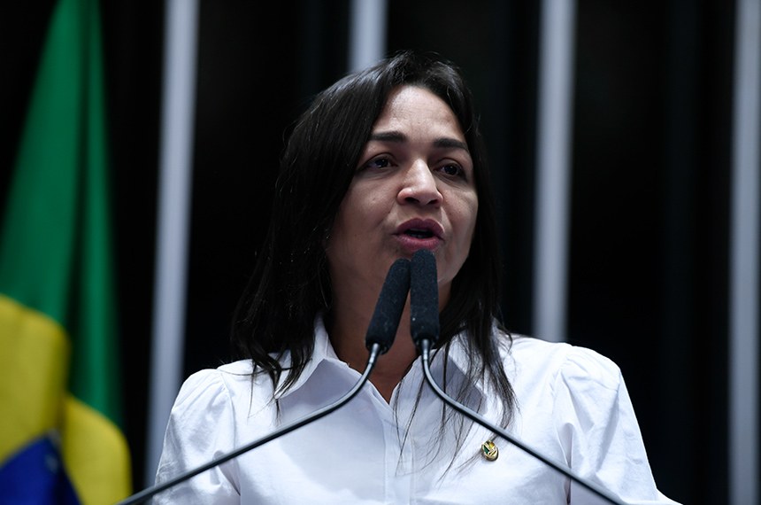 Eliziane Gama propõe criar o Dia Nacional da Resistência Democrática