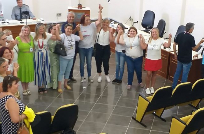 RS: Câmara de Montenegro cassa vereadora que comparou mulheres de esquerda a cadelas